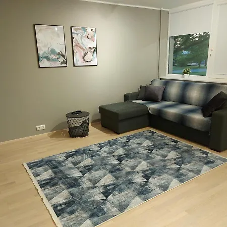Apartment Vee 2